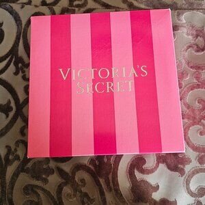New Victoria's Secret size large panties (62 piece lot)